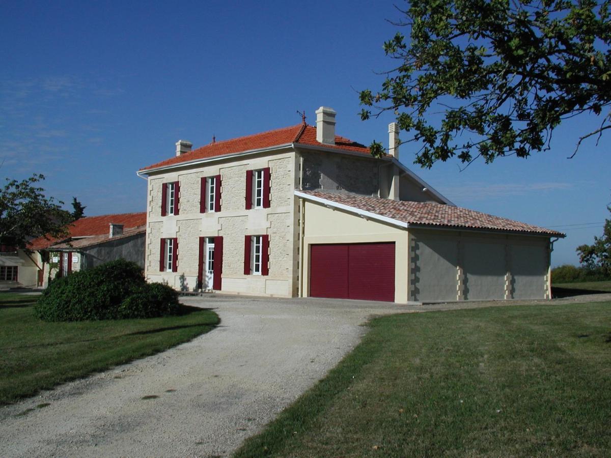 Bed and Breakfast Chateau Haut Cazevert Blasimon Exterior foto